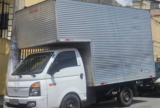 HYUNDAI HR 2.5 LONGO SEM CAÇAMBA 4X2 16V 130CV TURBO INTERCOOLER DIESEL 2P MANUAL